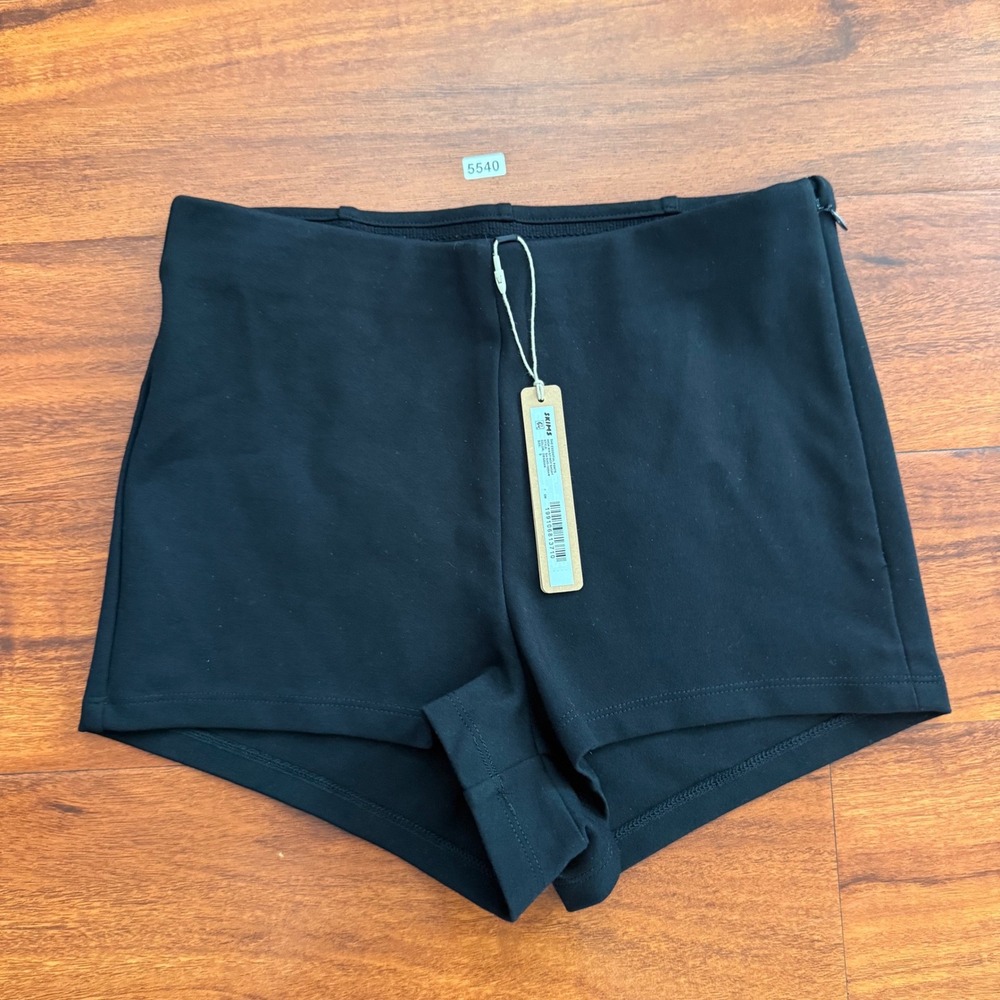 SKIMS Essential Pants High Waist Hot Short Obsidian Black size Small NWT